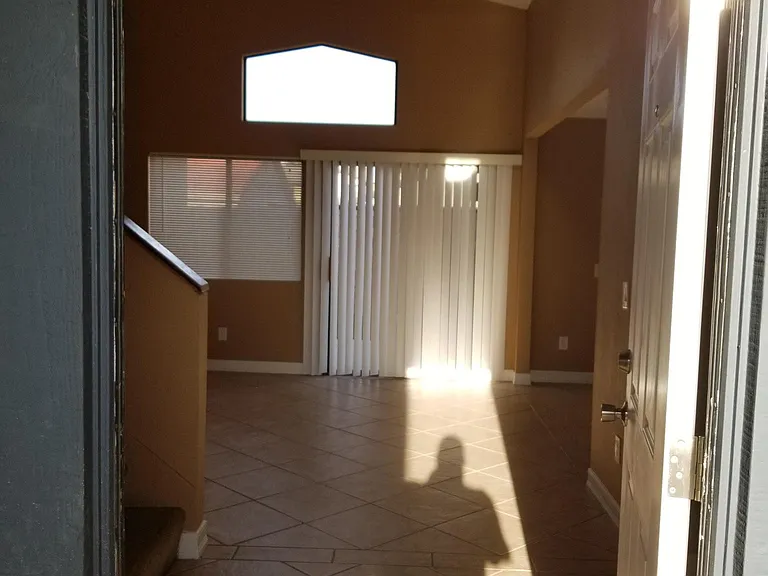 1582 Fox Run — Photo 2