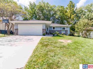 4400 Hallcliffe Rd, Lincoln, NE 68516