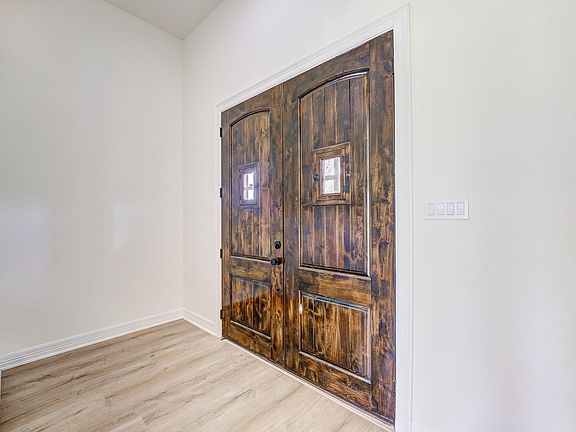 4th image of 1720 Flintlock Ct
