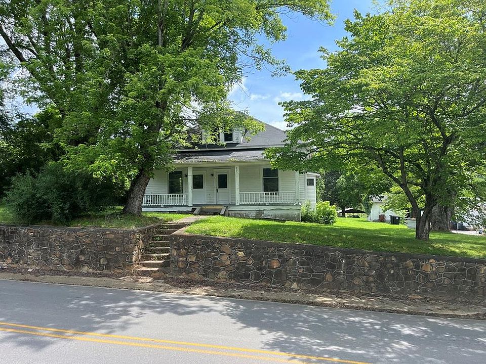 1st image of 805 Hiwassee Street
