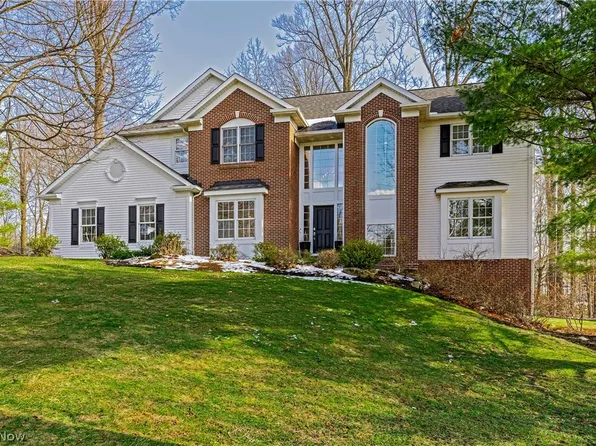 17431 Rambling Creek Trl, Chagrin Falls, OH 44023