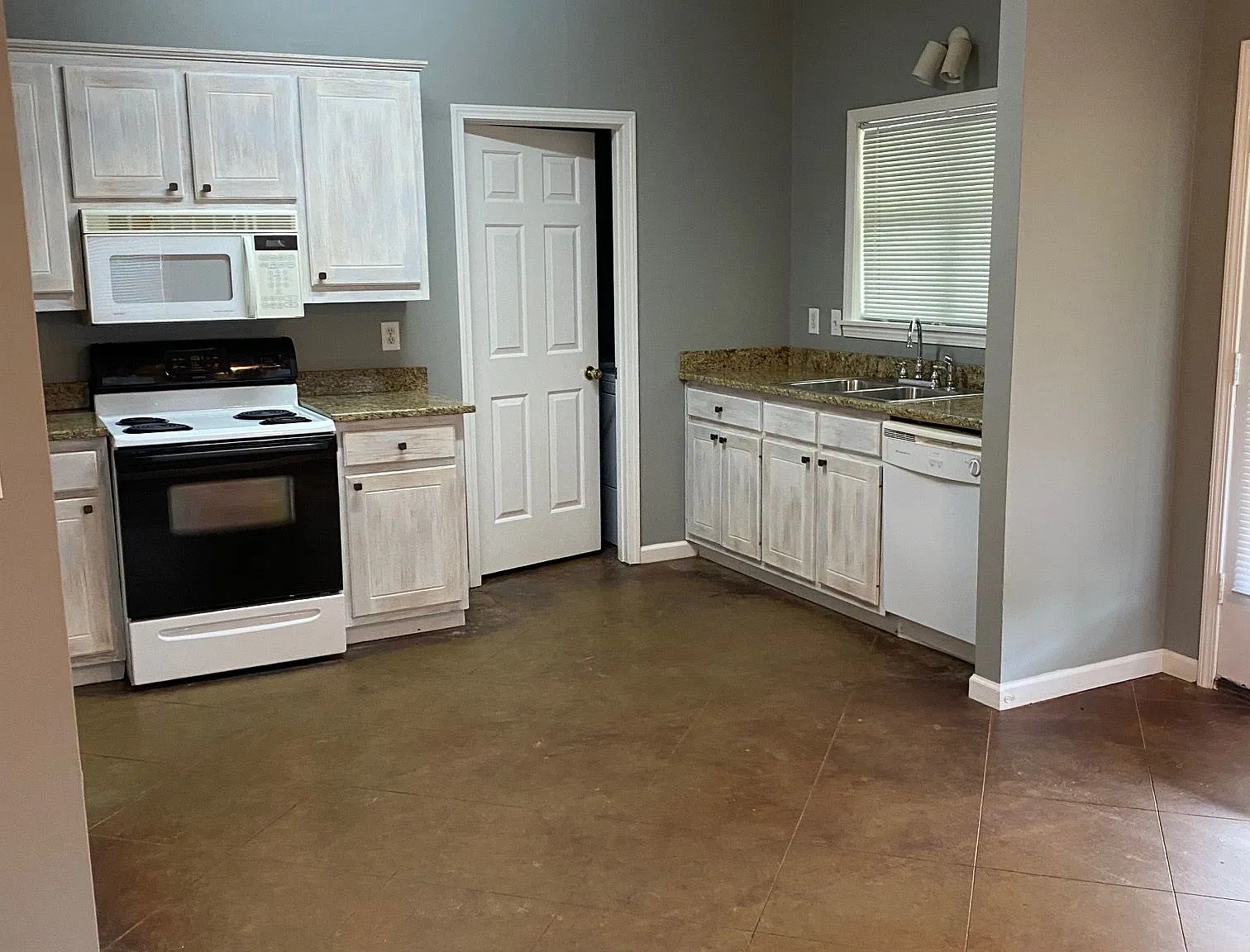 2 bed, $1,280 — Photo 2