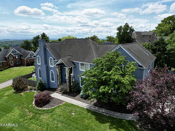 3rd image of 11000 Farragut Hills Blvd