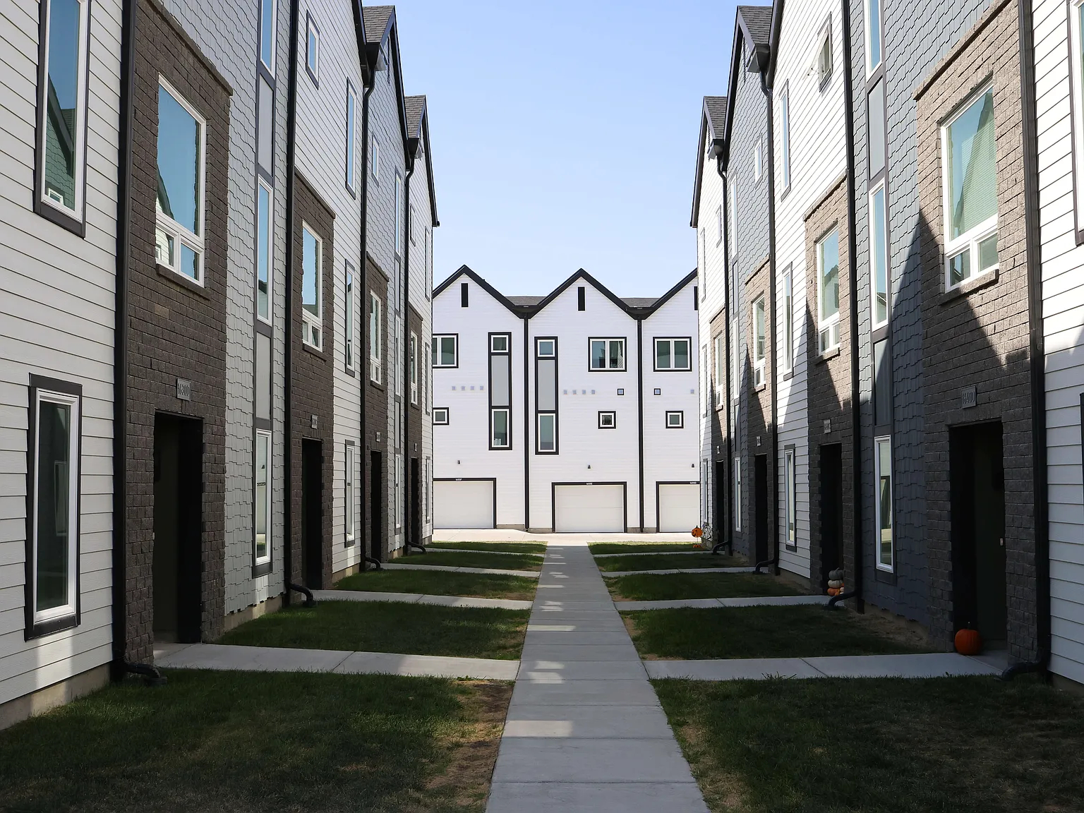 Juniper Row Townhomes — Photo 1