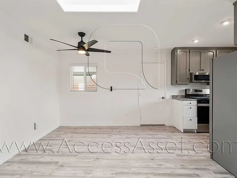 1636 Zoro Way — Photo 4