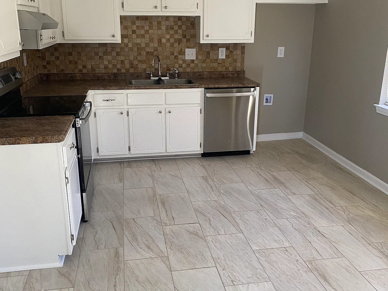 3 bed, 1210 sqft, $1,525 — Photo 3