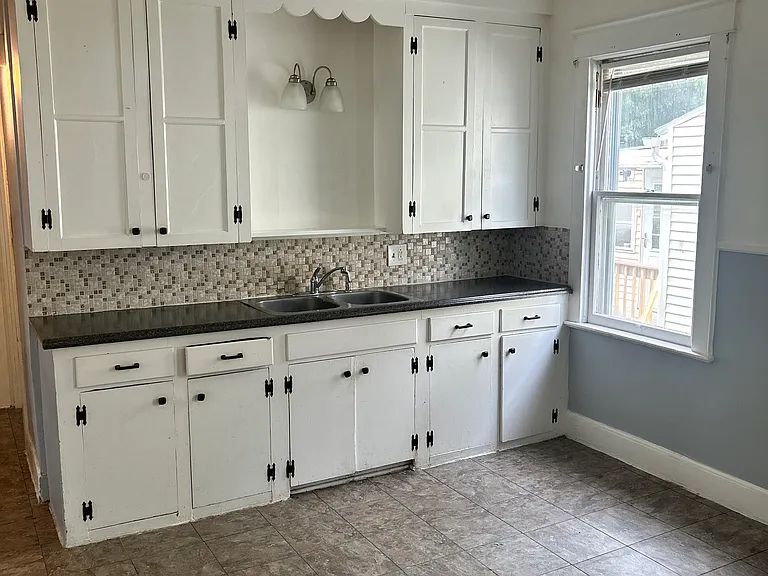 317 Odell Ave #1 — Photo 10