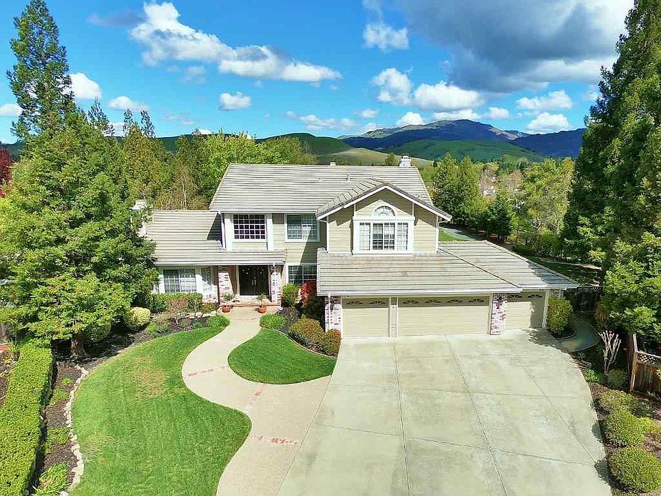 1st image of 65 Headland Ct
