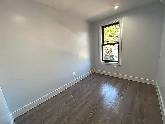 3rd image of 206 Veronica Pl #2