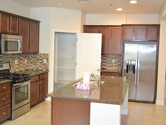 3rd image of 3668 N Clover Ave