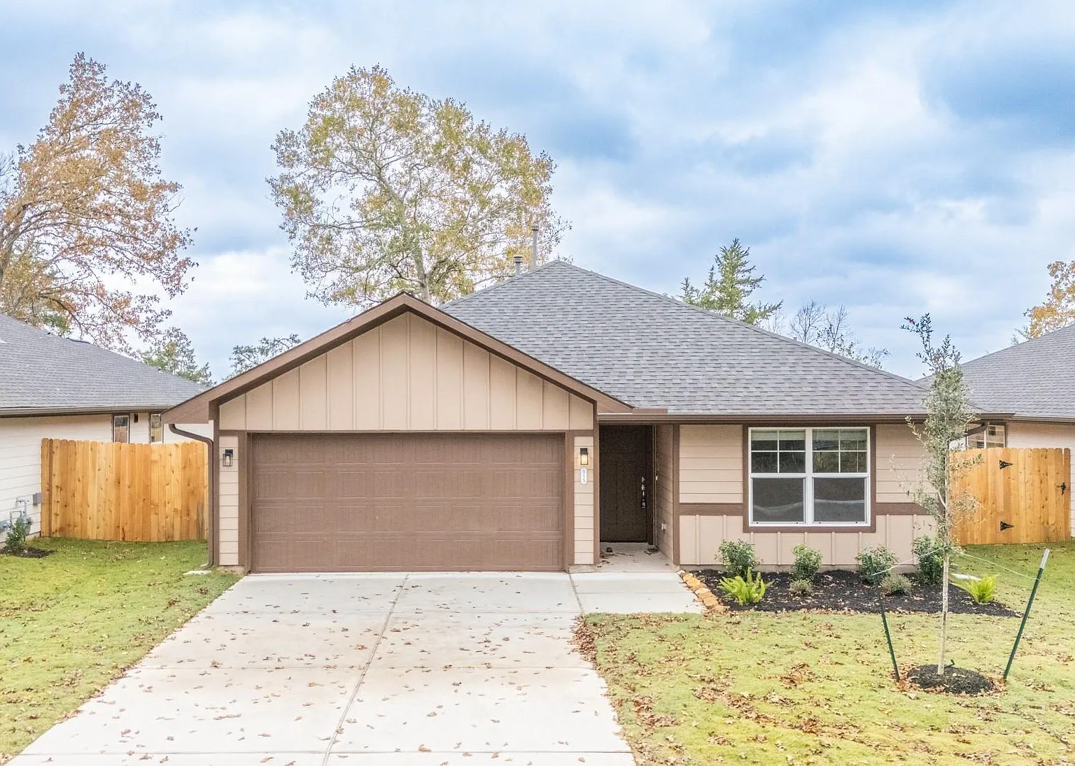 4 bed, 3.0 bath, 1534 sqft, $1,800 — Photo 1