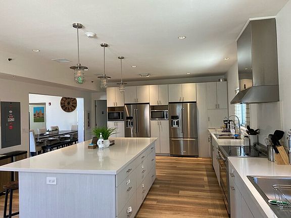 5th image of 626 Landfair Ave #13