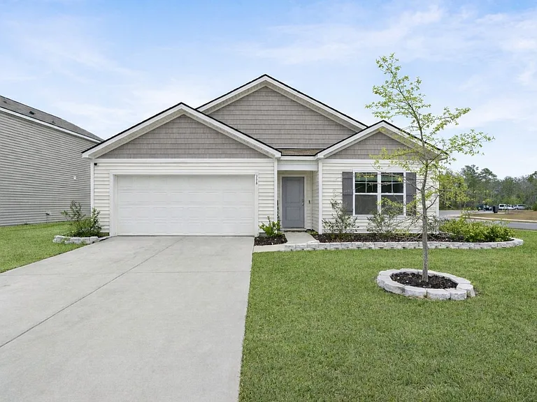 394 Coconut Dr — Photo 1