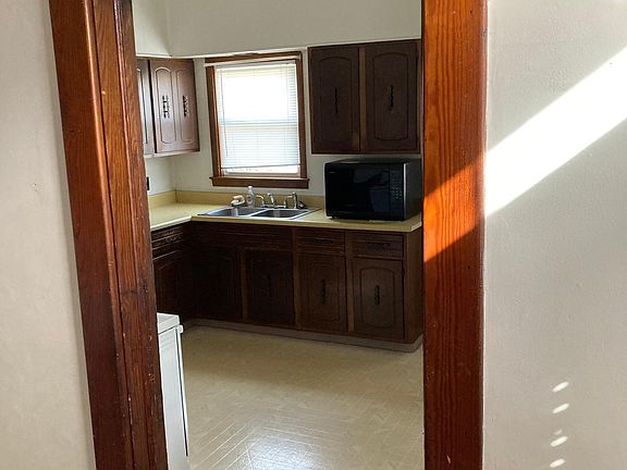 5th image of 1306 7th St #6