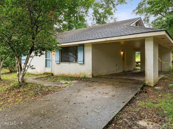 9724 Pokai St, Bay Saint Louis, MS 39525