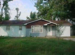 1223 N Fender Ave, Springfield, MO 65803