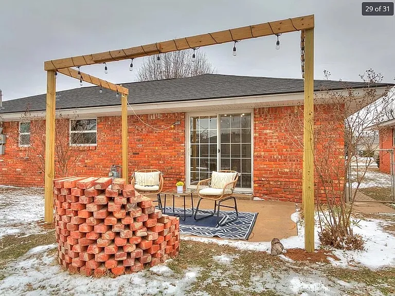 2021 Meeker Dr — Photo 25