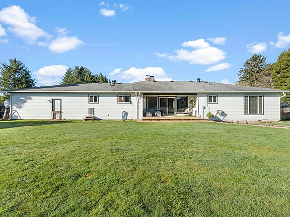 3rd image of 5055 Lake Earl Dr