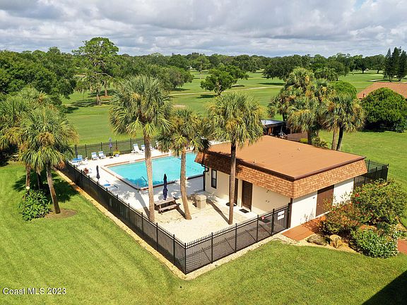 5th image of 1675 S Fiske Blvd #227