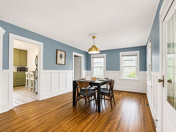 2nd image of 303 Willow St