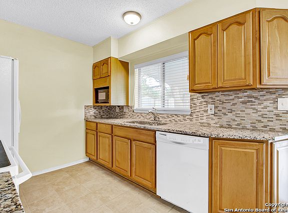 4th image of 10519 Breeds Hill Dr