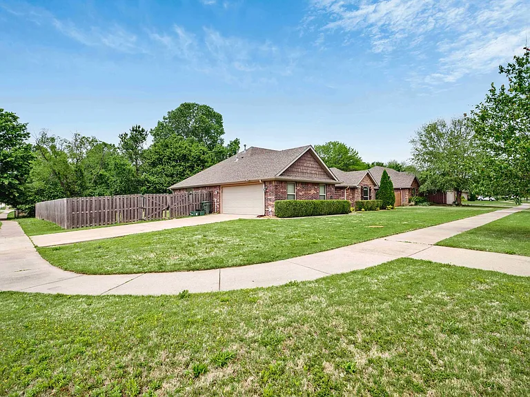 2981 N Raven Ln — Photo 4