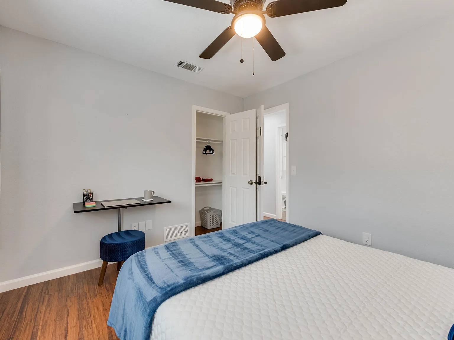 4 bed, 3.0 bath, 2024 sqft, $1,083 — Photo 2