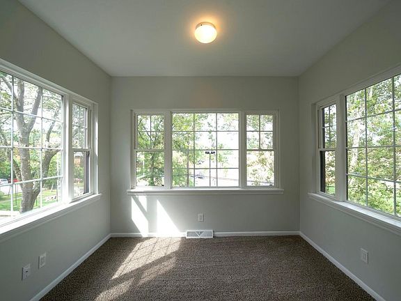 4th image of 40 N Meadowcroft Ave Floor 2
