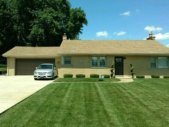 17W022 Hawthorne Ave, Bensenville, IL 60106