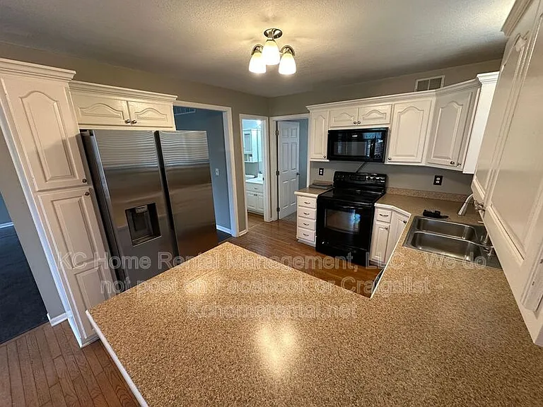 11314 N Lewis Ave — Photo 4