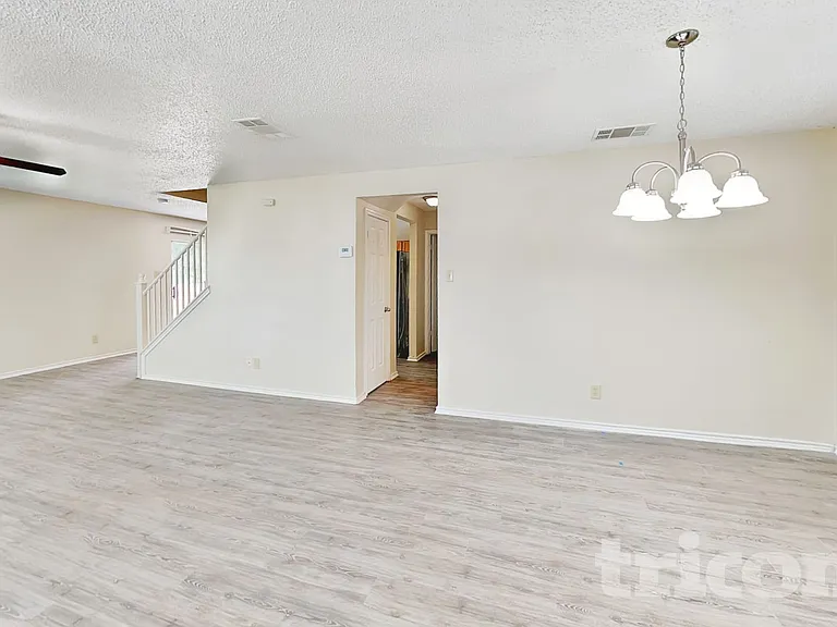 8055 Chestnut Cedar Dr — Photo 4