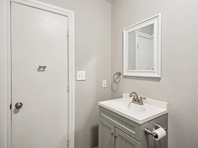 828 East Dr #3 — Photo 14