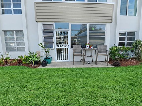 4th image of 21300 BRINSON AVENUE #111