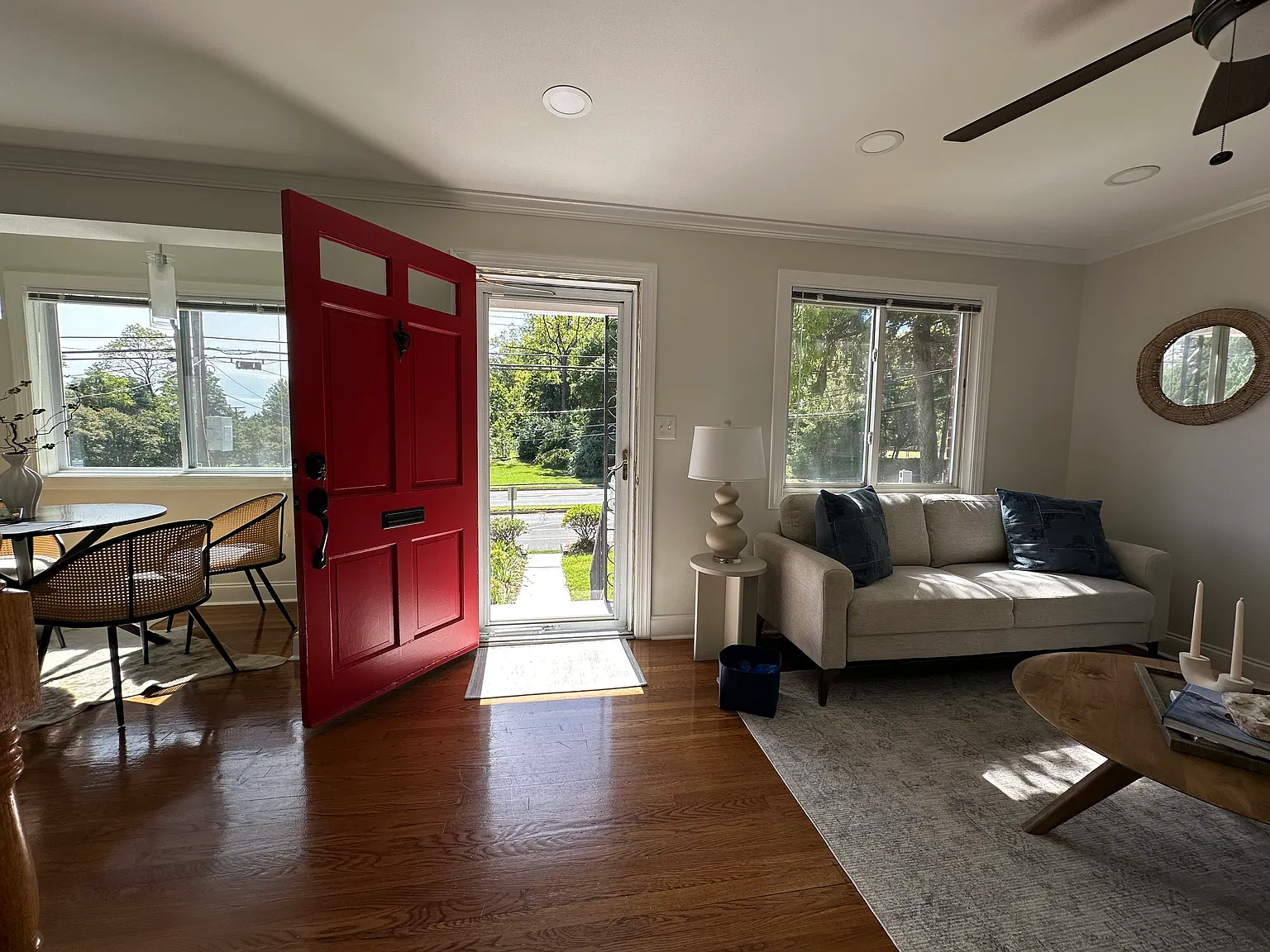 4 bed, 1286 sqft, $4,200 — Photo 2