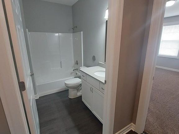 5th image of 4704 Murphy Woods Dr