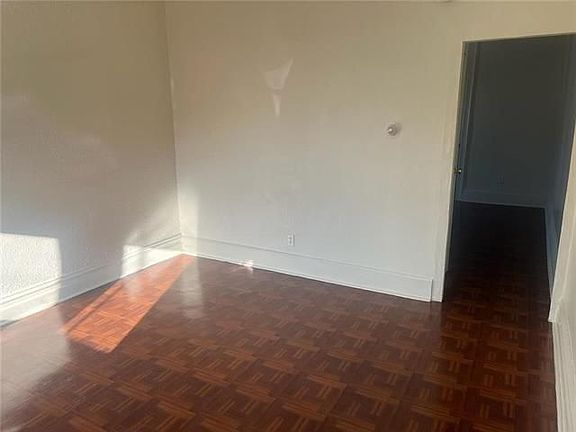 4th image of 455 W Whitehall St