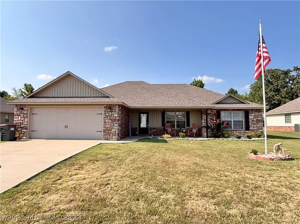 708 Black Creek Ln, Hackett, AR 72937