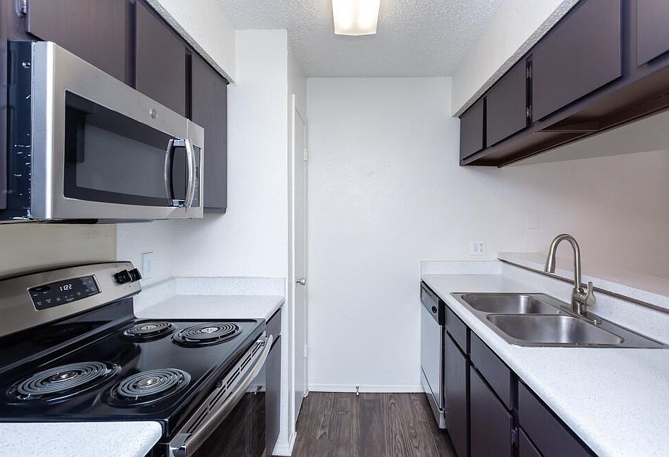 B3 2.2 1/2 1416 SQ FT