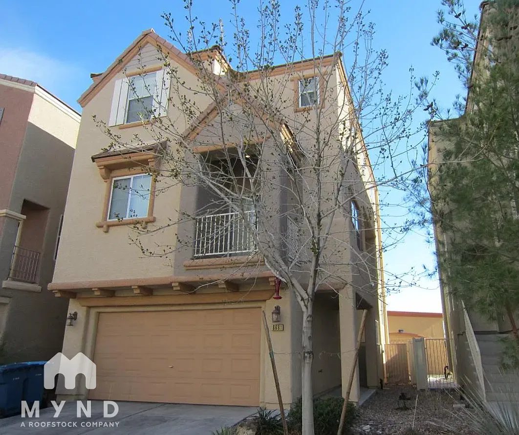 3 bed, 3.0 bath, 1813 sqft, $2,015 — Photo 1