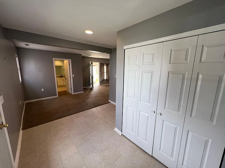 213 Central Ave — Photo 4