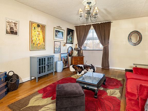 3rd image of 321 &amp; 321 1/2 w 9th avenue #***