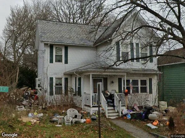27 Walnut St, Sussex, NJ 07461