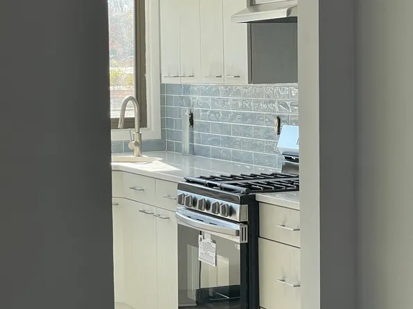 764 Twin Rivers Dr N, East Windsor, NJ 08520