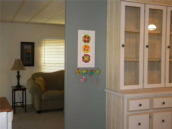 3rd image of 837 Wren Cir
