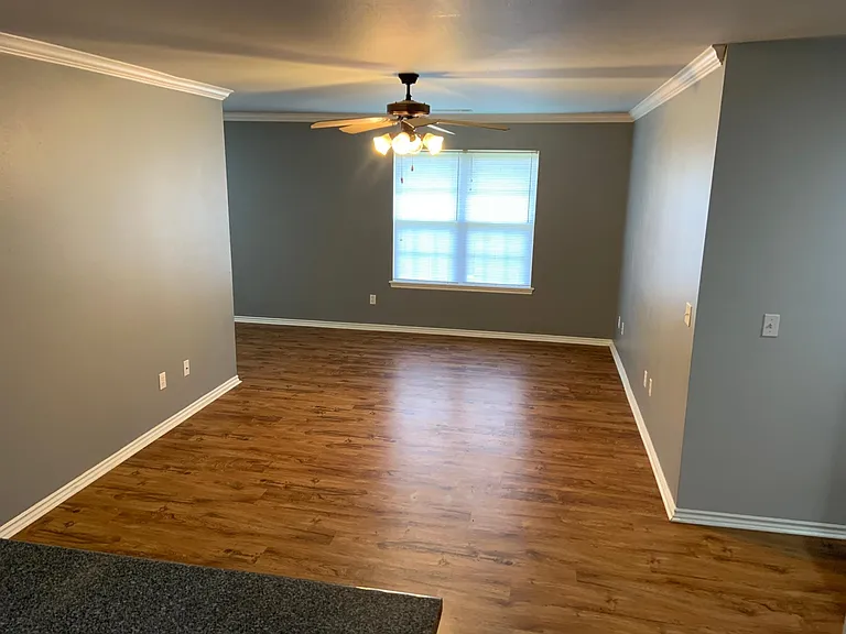 1660 N Willowbrook Dr — Photo 4