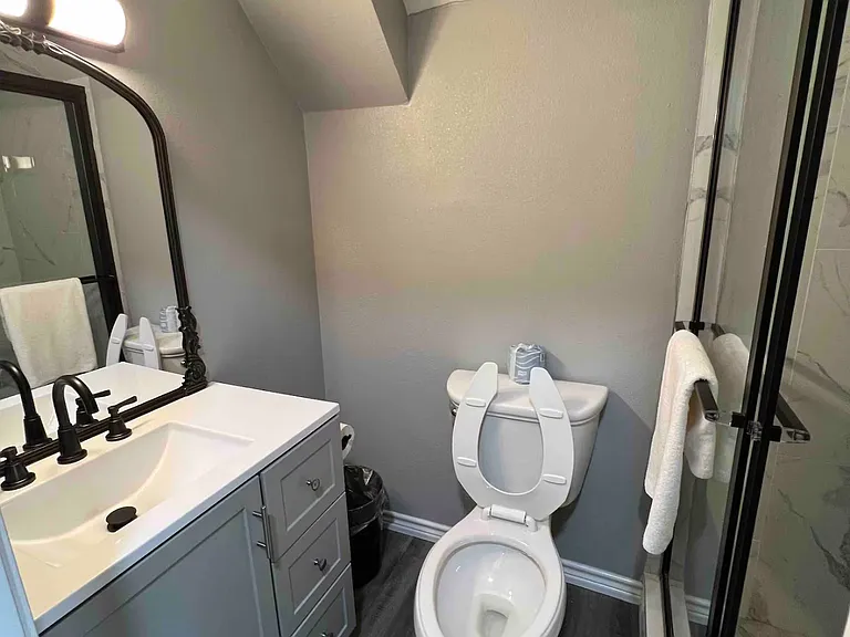 325 Bay Ct — Photo 21