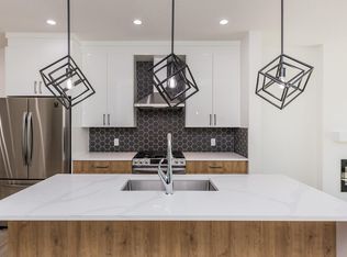 8082 Kiriak Line SW, Edmonton, AB T6W 4V2