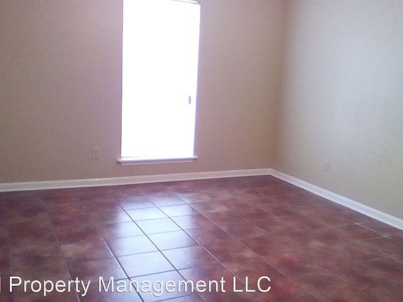 2nd image of 150 Yellow Jacket Dr APT 4