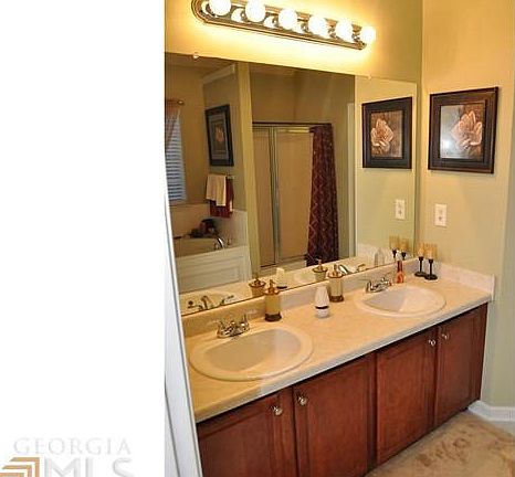 4th image of 309 Jarrod Oaks Ct