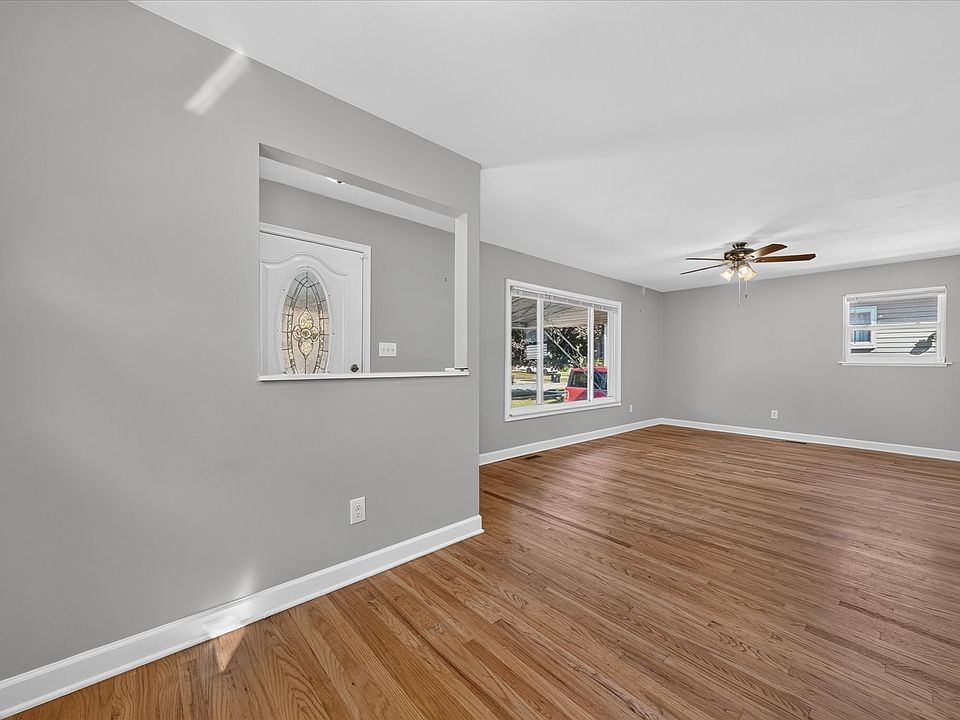19360 Kinloch, photo 11